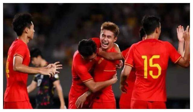 中欧球队冷静应对，晋级胜利在望