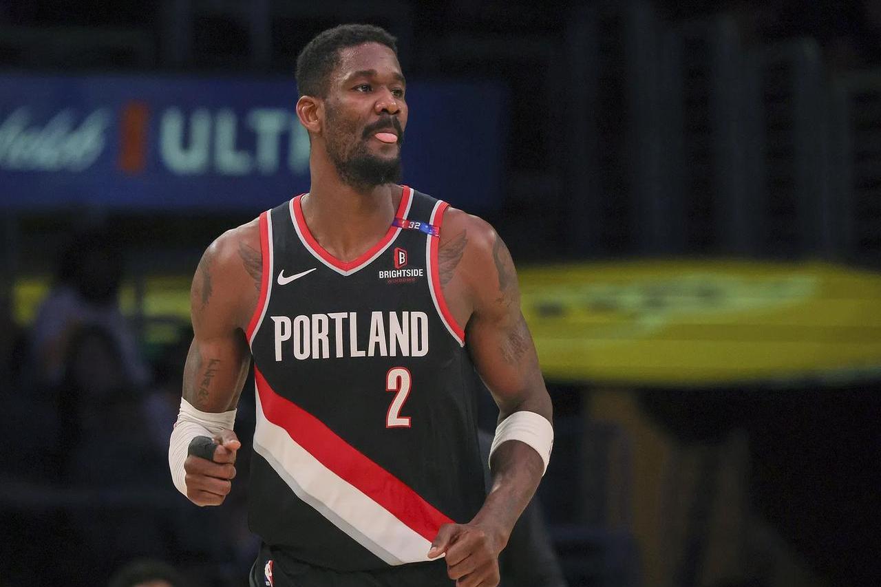 开拓者队意外惨败前景蒙上阴影 开拓者队意外惨败前景蒙上阴影