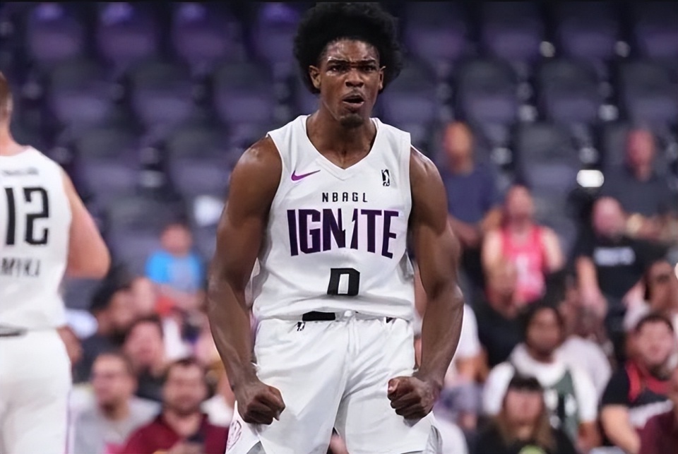 新晋球星表现出色，成为未来之星的简单介绍