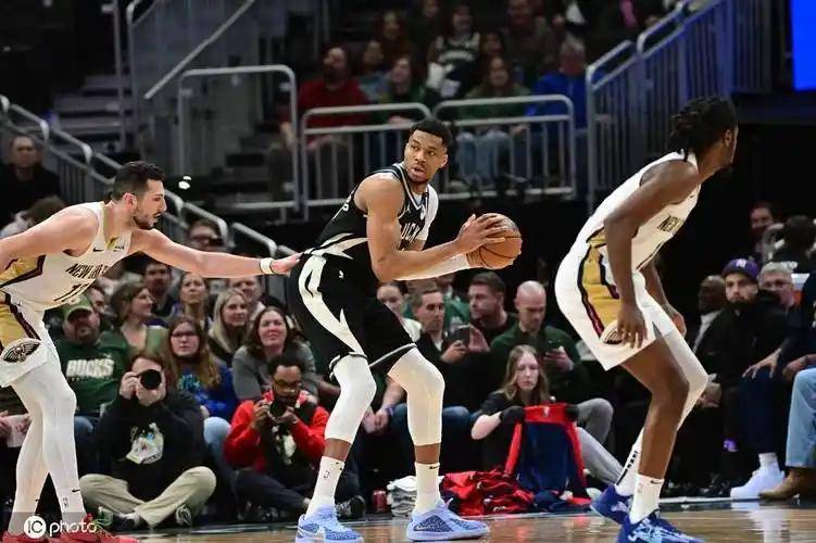 字母哥惊艳全场，詹姆斯助攻爆棚，公牛逆转取胜！