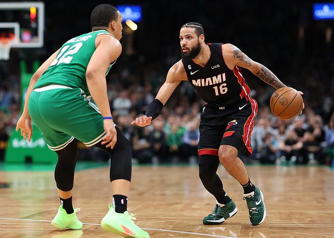 湖人,引发争议,塔图姆! 湖人,引发争议,塔图姆!