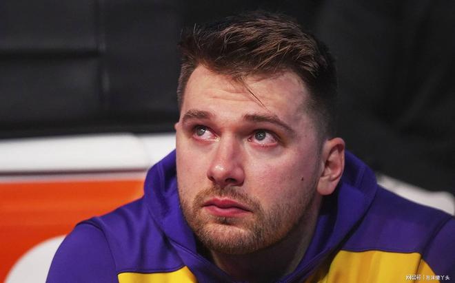 东契奇陷入低谷,引发争议连败,险胜球队命运悬念! 东契奇陷入低谷,引发争议连败,险胜球队命运悬念!