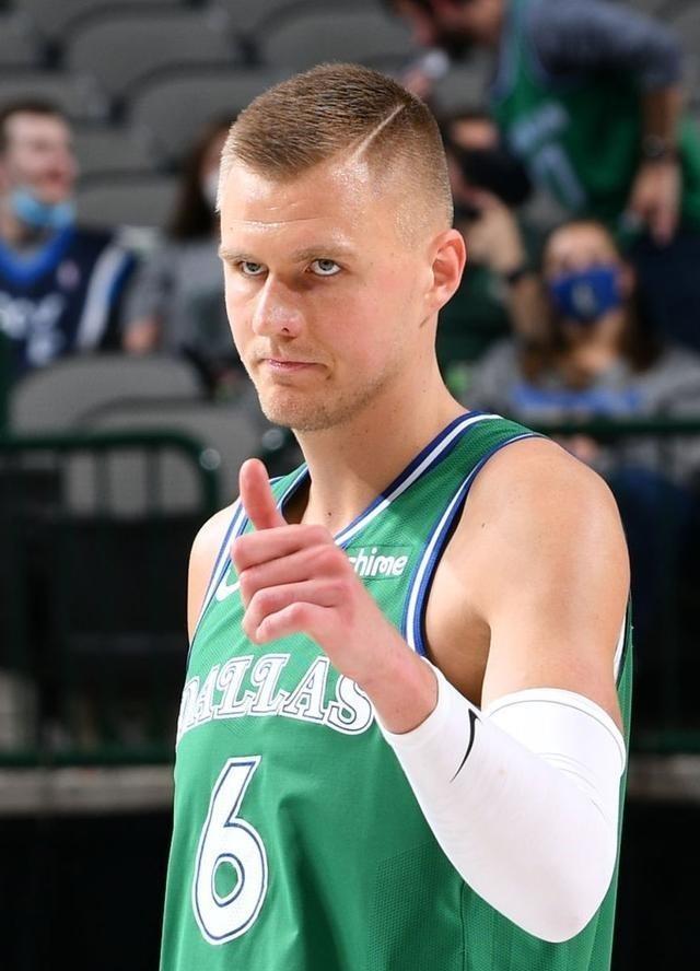 莫兰特,波尔津吉斯,步行者! 莫兰特,波尔津吉斯,步行者!